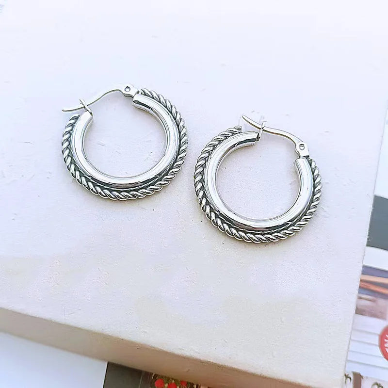 High end, light luxury, niche, double-layer design, retro style twisted wire combination earrings