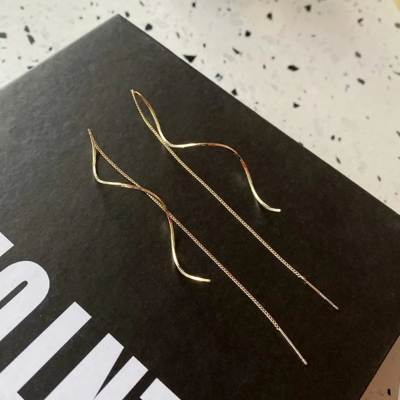 A Pair of Simple Tassel Earrings with S-shaped Design, Fashionable and Trendy Women's Party and Banquet Jewelry