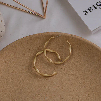 Chic Stud Circle Minimalist Earrings