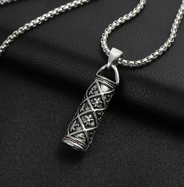 Trendy Men's Necklace with Hip-Hop Pendant and Chain