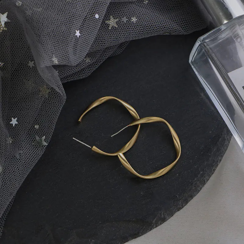 Chic Stud Circle Minimalist Earrings