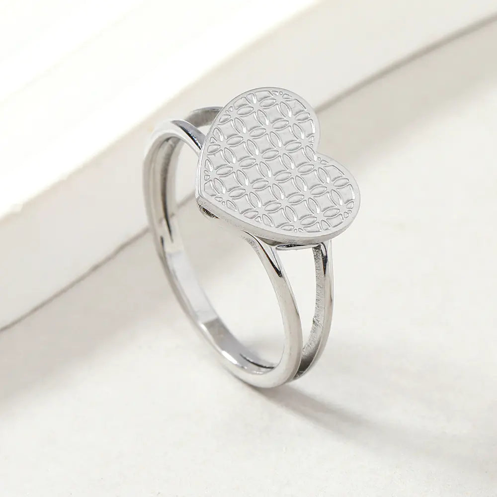 Fashionable Heart Petal Ring for Women