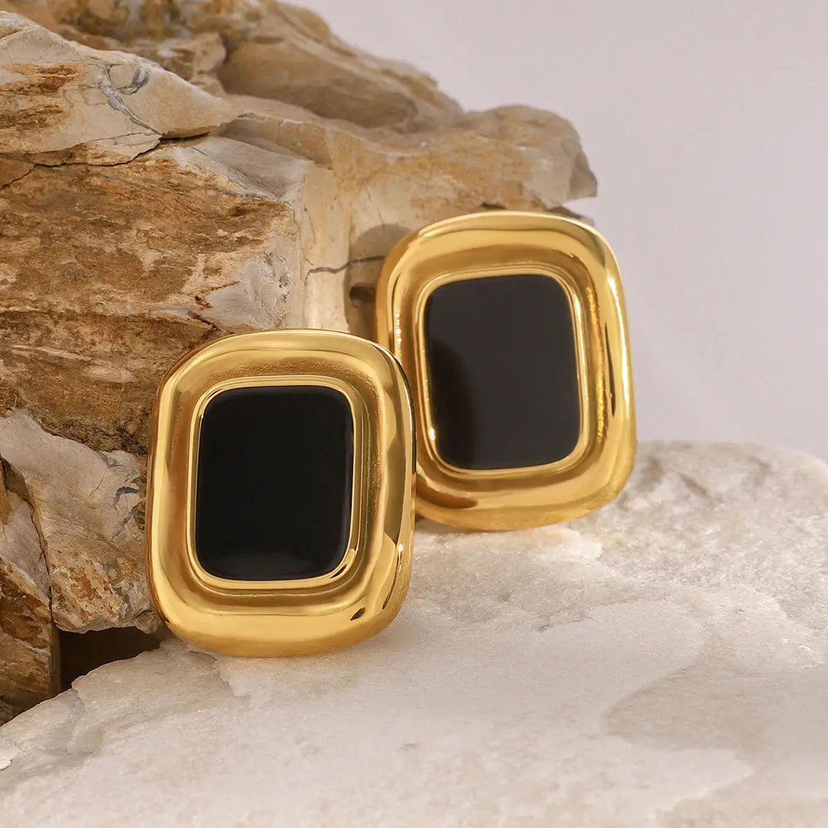 Square Earrings European And American Retro Atmosphere Light Luxury High Sense Of Personality Suitable For Daily Wear