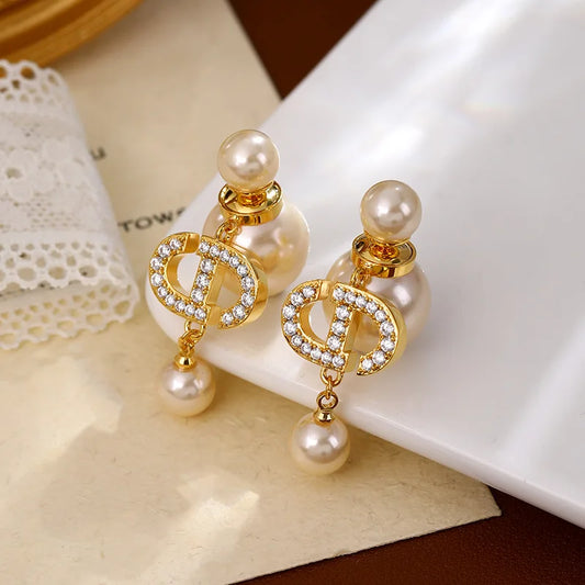 Elegant And Sweet Pearl Earrings Are Suitable For Women To Wear Fashionable Jewelry For Daily Travel, Parties And Banquets