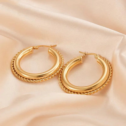 High end, light luxury, niche, double-layer design, retro style twisted wire combination earrings