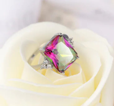 Luxurious White Gold Plated Zircon Ring for Women