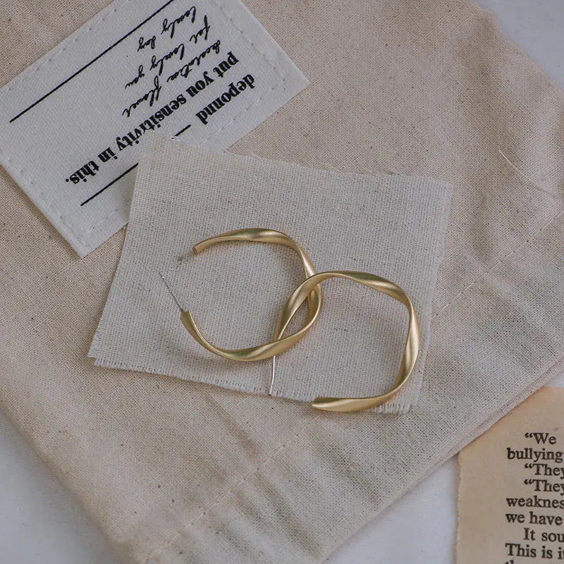 Chic Stud Circle Minimalist Earrings