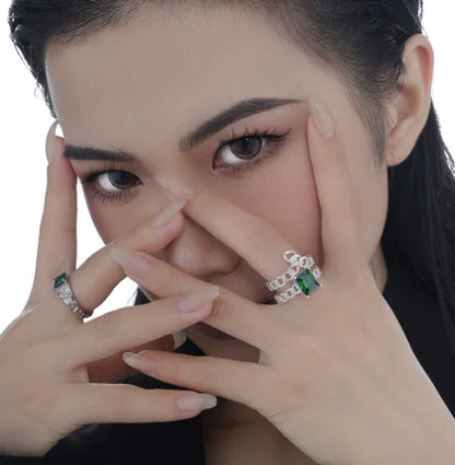 Emerald Green Luxury Ring for Fashionable Women